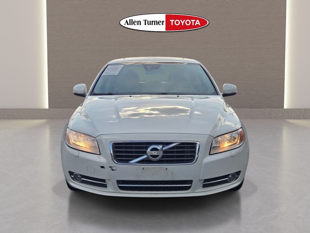 Used 2012 White Volvo 3.2 image 4