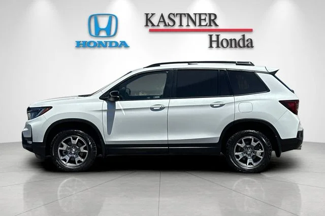 Certified Used 2023 Platinum White Pearl Honda TrailSport image 9
