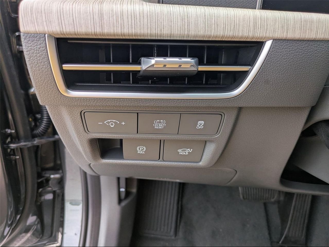 2025 Hyundai Sonata Hybrid Limited - Photo 17