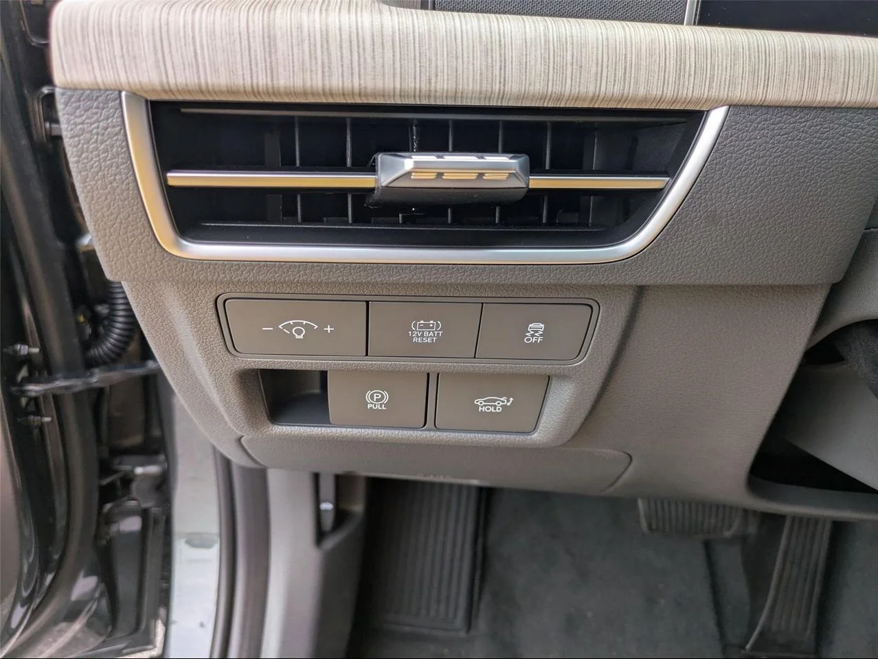2025 Hyundai Sonata Hybrid Limited - Photo 17
