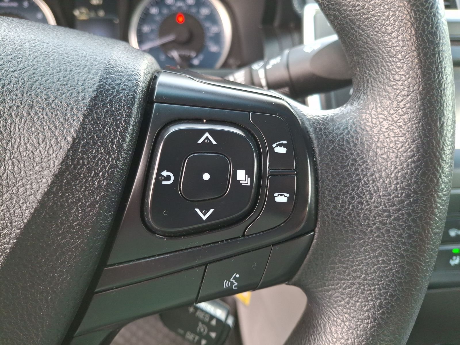 2017 Toyota Camry LE - Photo 15