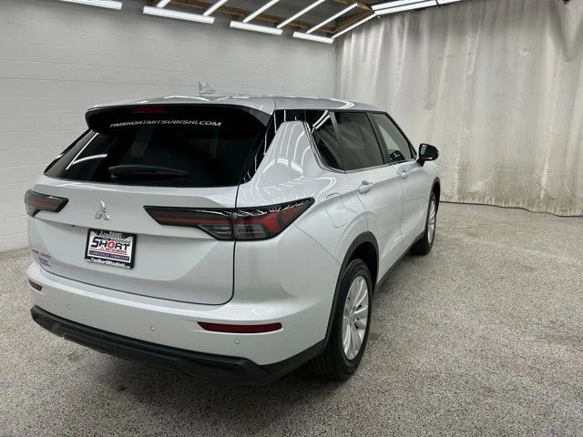 New 2026 White Mitsubishi ES image 2