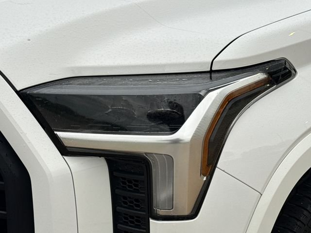 Used 2023 White Toyota SR5 image 4