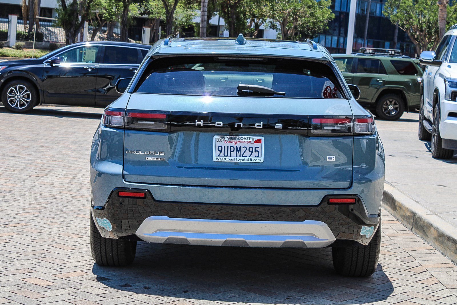 Used 2025 Sonic Gray Pearl Honda Touring image 7