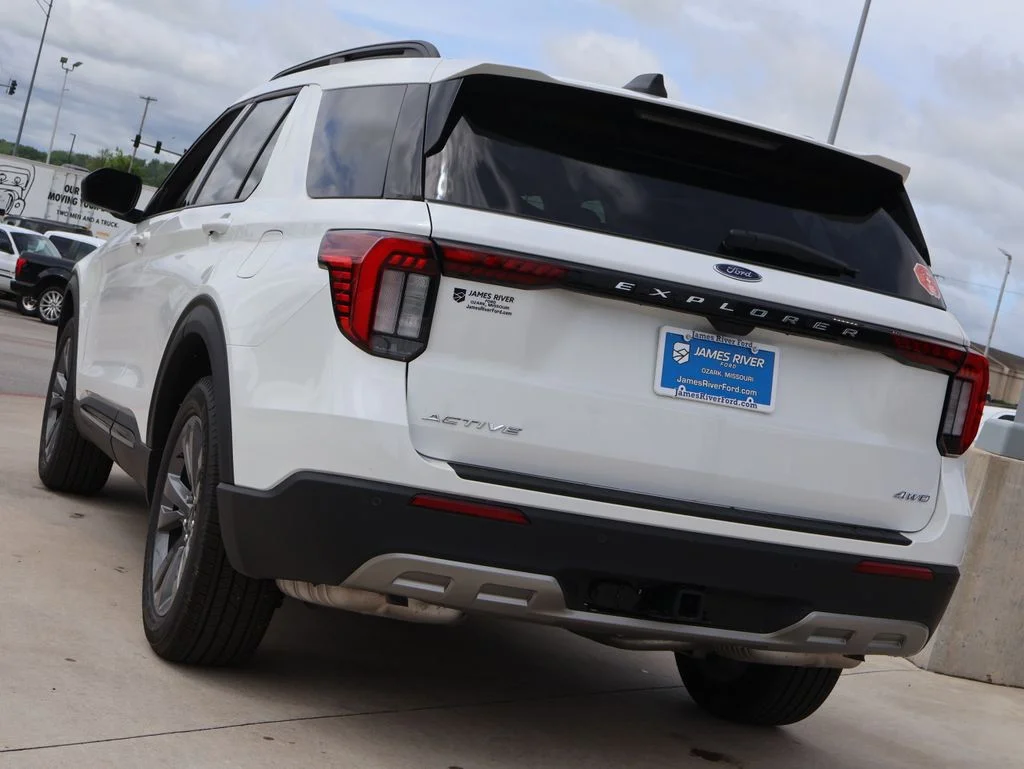 New 2026 Star White Metallic Tri-Coat Ford Active image 3