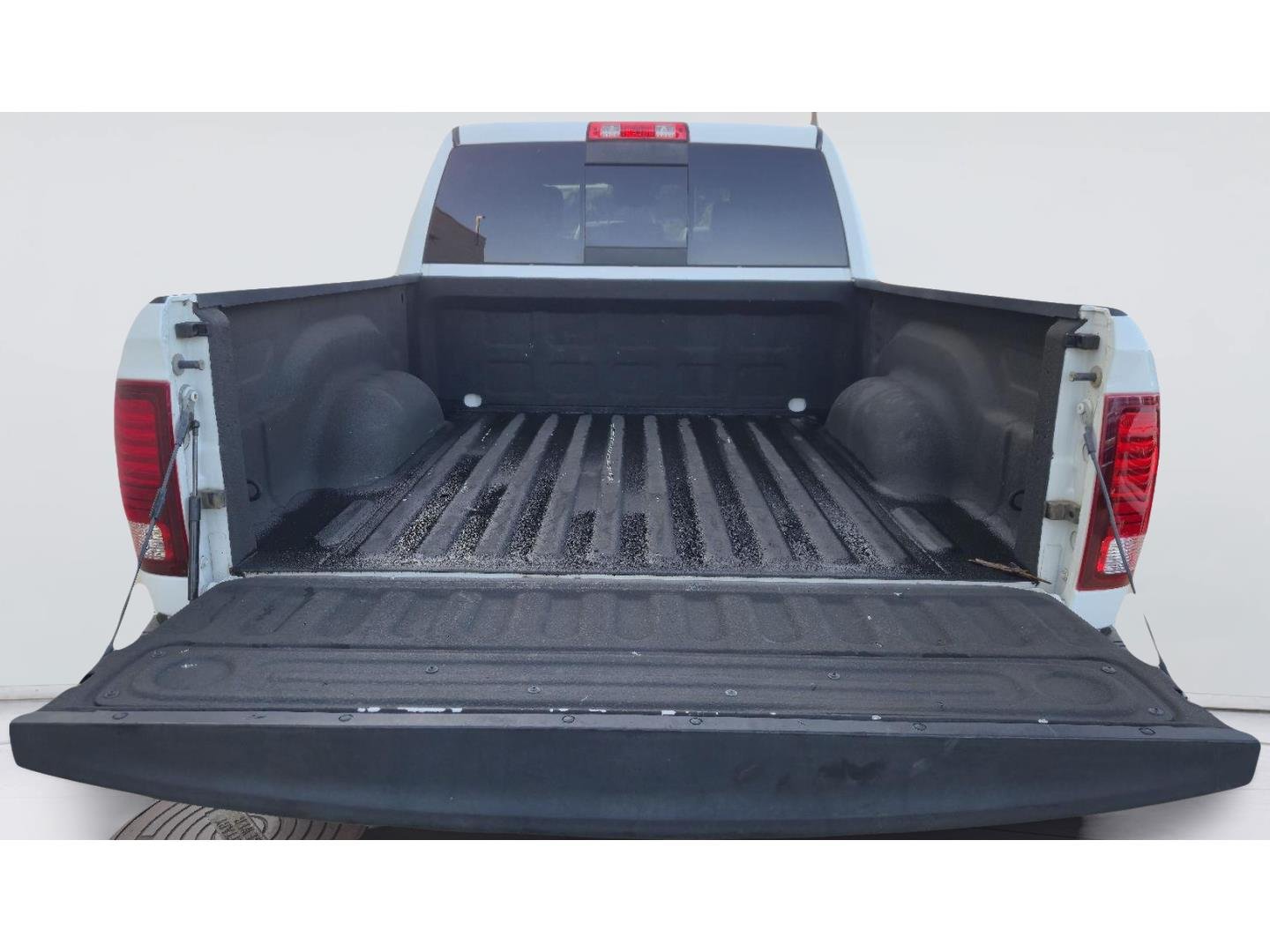 Used 2015 Bright White Clearcoat Ram Sport image 25
