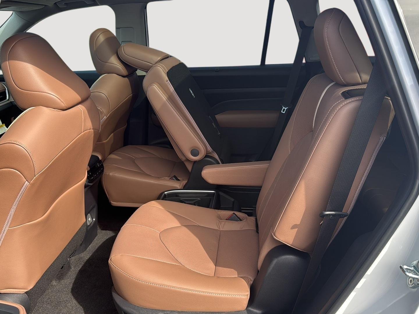 Used 2026 Wind Chill Pearl Toyota Platinum image 16