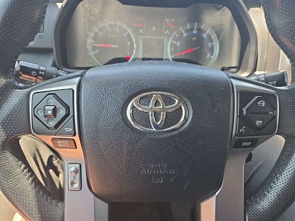 Used 2015 Silver Toyota SR5 image 7
