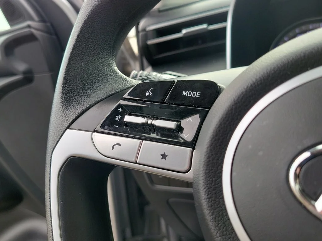 Used 2024 Silver Hyundai SEL image 27