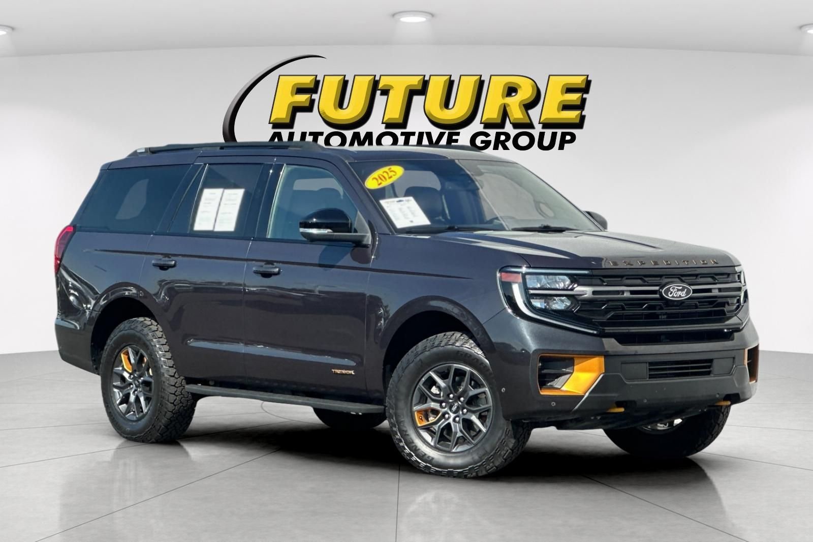 Used 2025 Gray Ford Tremor image 1