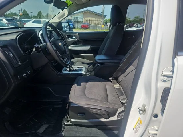 Used 2019 SUMMIT WHITE Chevrolet 4WD LT image 10