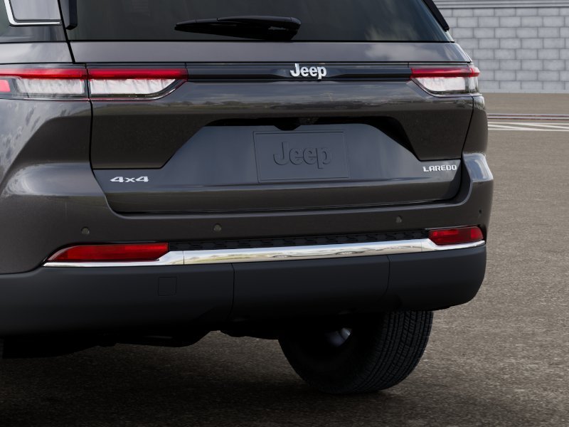 New 2026 Baltic Gray Metallic Clearcoat Jeep Laredo X image 13