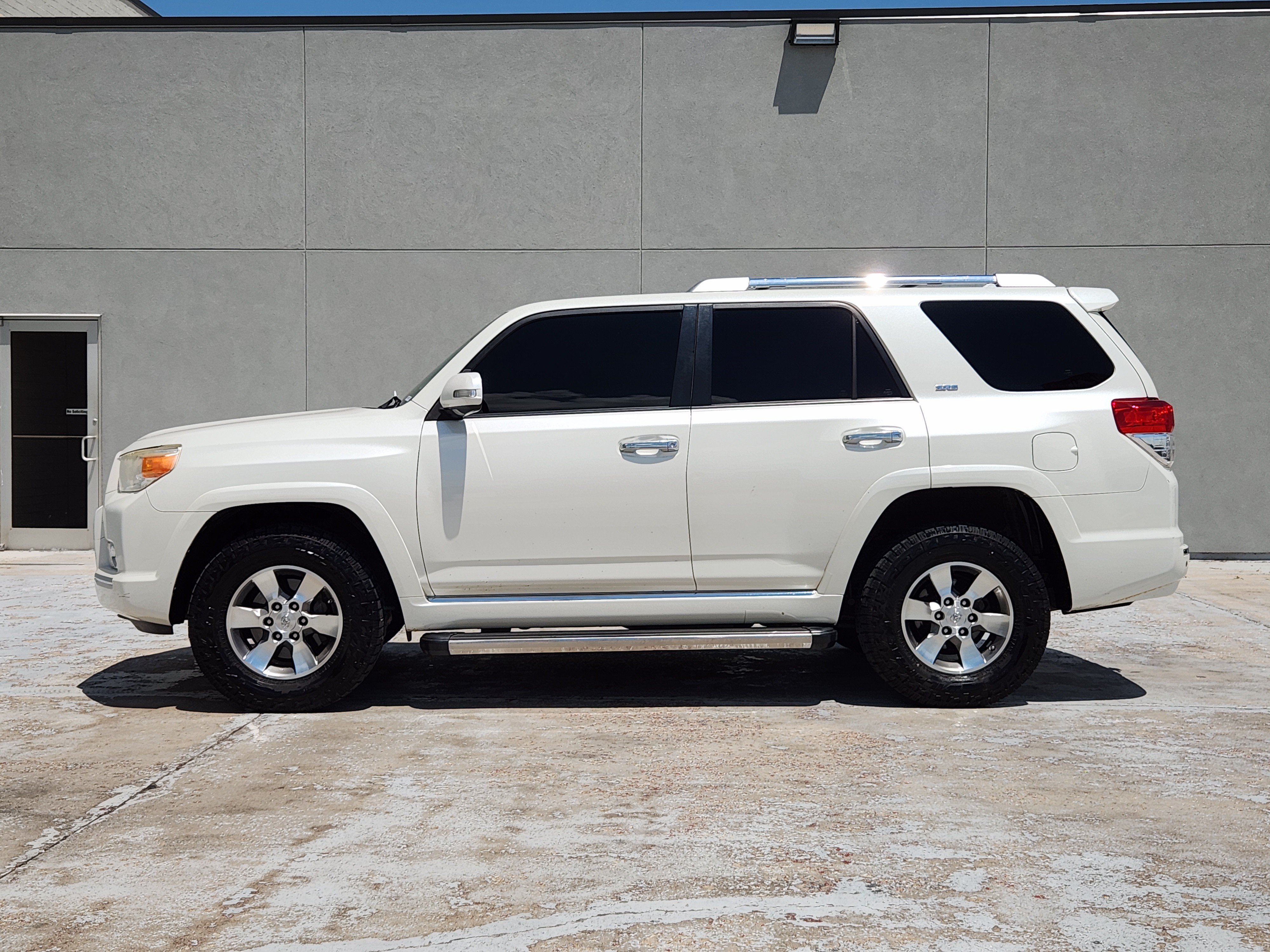 Used 2012 Blizzard Pearl Toyota SR5 image 4