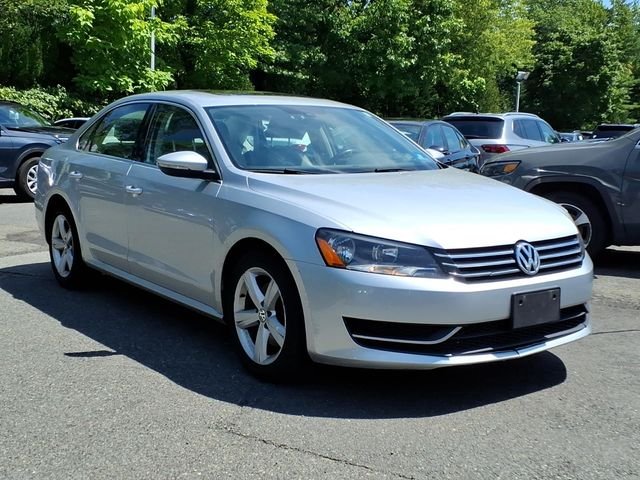 Used 2012 Silver Volkswagen 2.5 SE image 5
