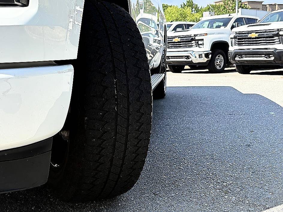 Used 2024 Summit White Chevrolet Custom image 21
