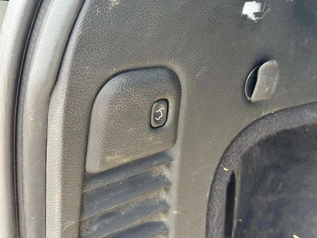 Used 2016 Black Jeep Limited image 27