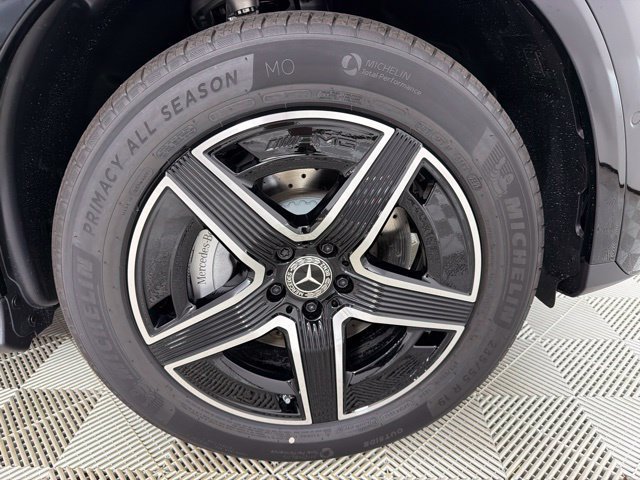 New 2027 Black Mercedes-Benz GLC 300 image 24