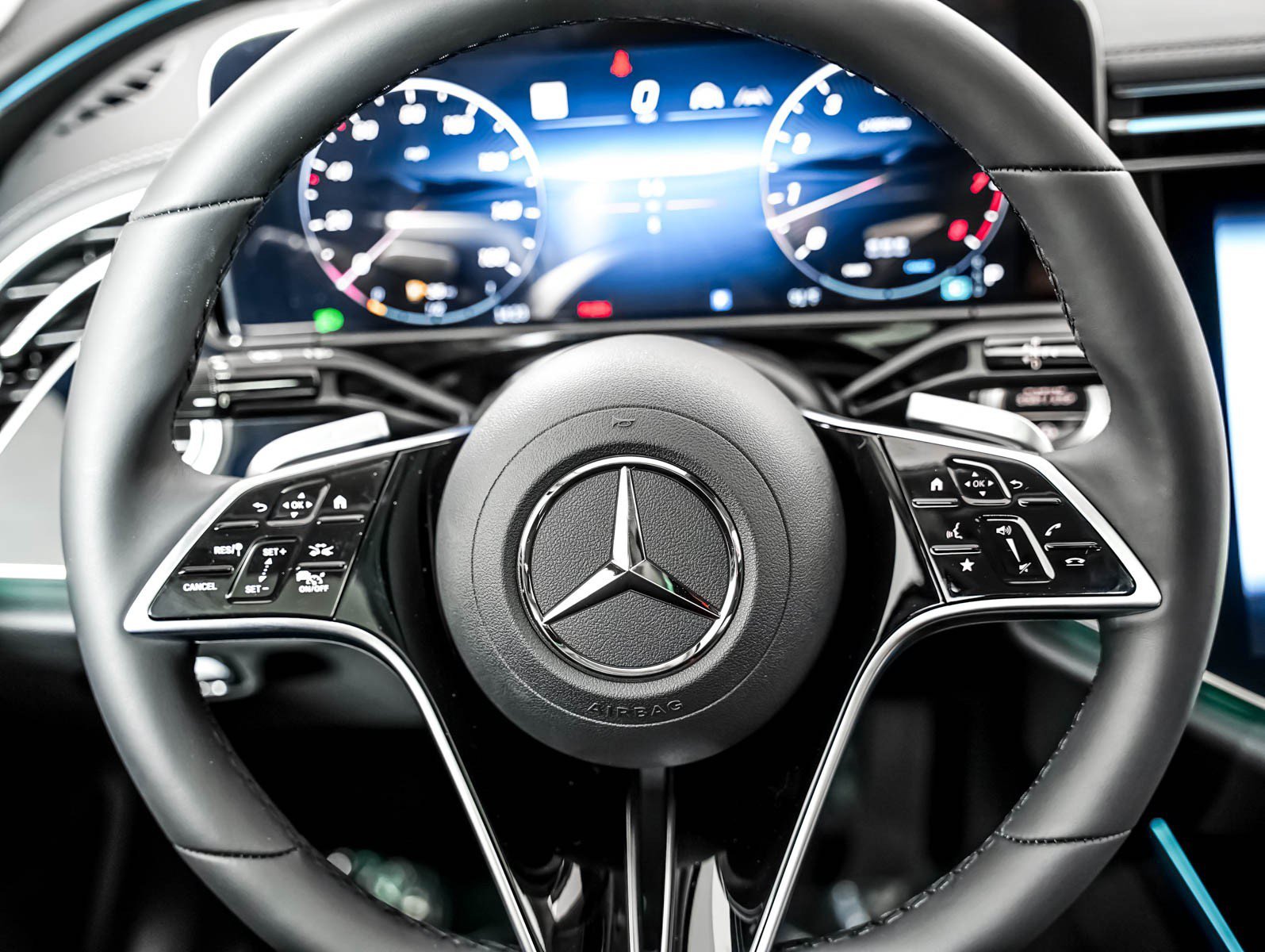 New 2027 MANUFAKTUR Alpine Grey Mercedes-Benz E 450 image 15