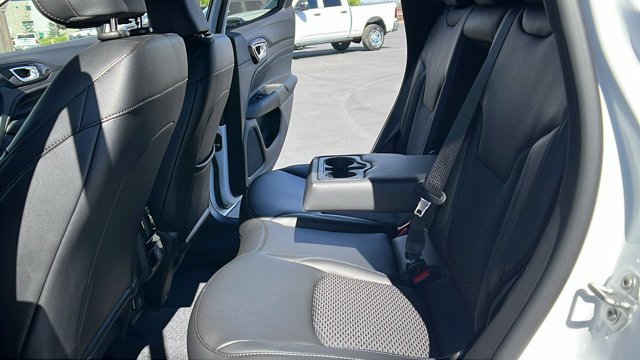 New 2026 Bright White Clearcoat Jeep Latitude Altitude image 17