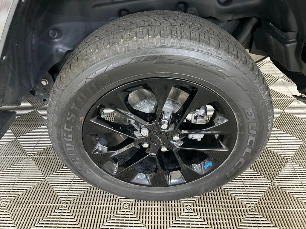 Used 2023 Gray Jeep Sahara 4xe image 10