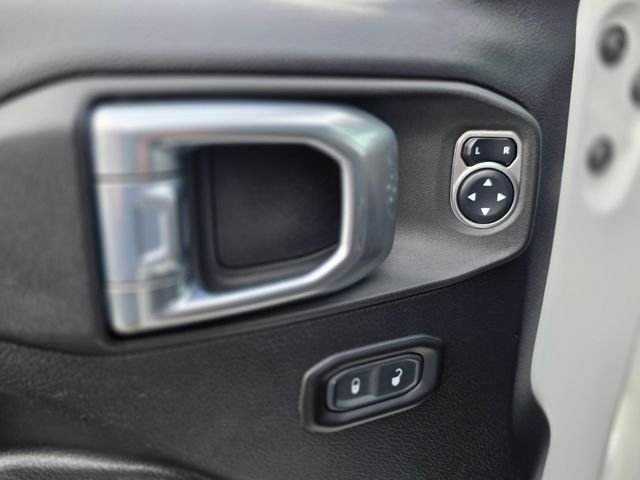 Used 2021 White Jeep Unlimited Rubicon image 22