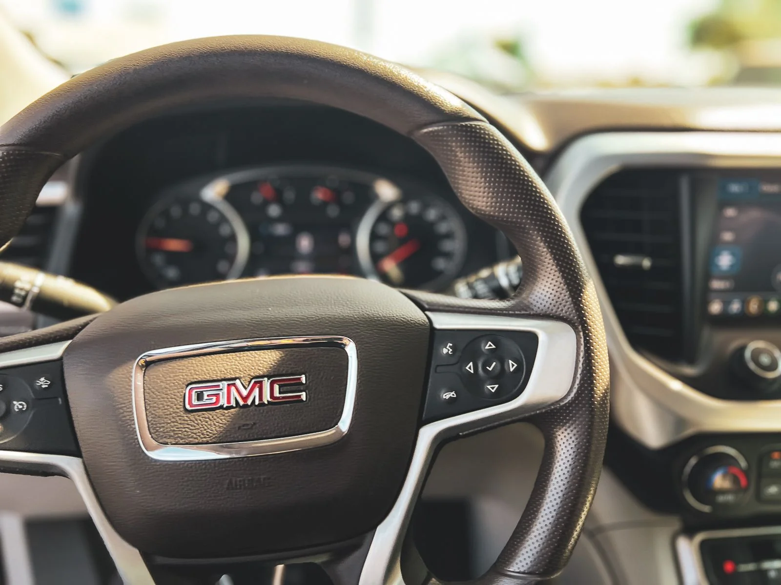 2023 GMC Acadia SLE - Photo 18