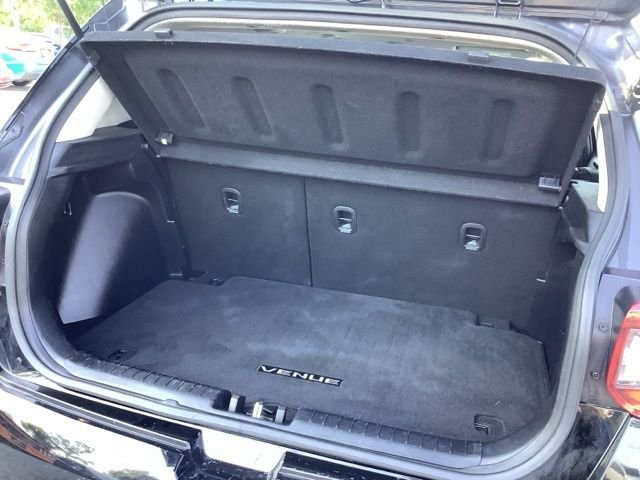 Used 2023 Onyx Black Hyundai SEL image 9