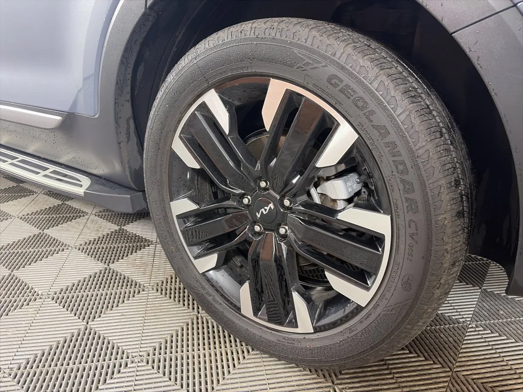 Used 2024 Silver Kia SX image 22