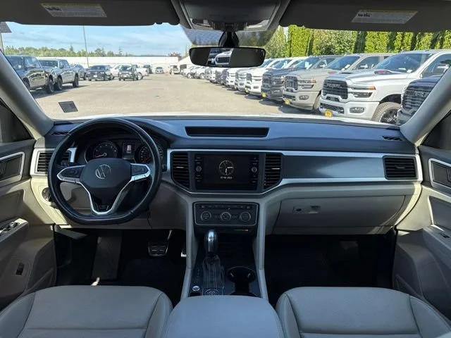 Used 2021 Pure White Volkswagen 3.6L V6 SE w/Technology R-Line image 17