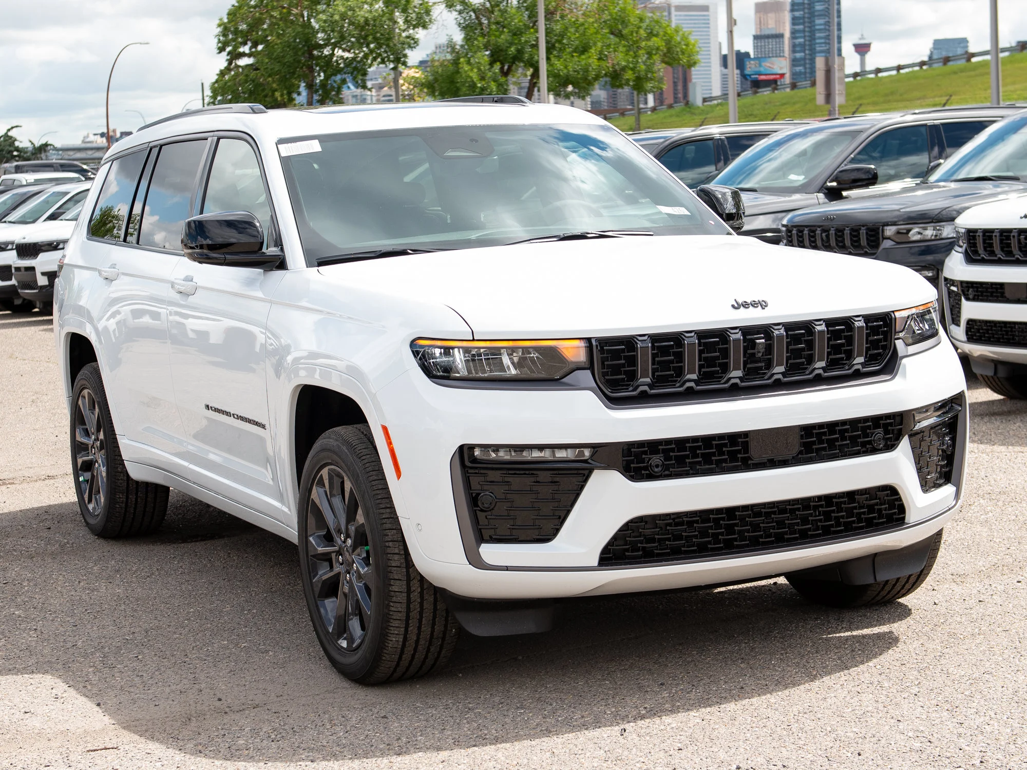 New 2026 White Jeep Limited Reserve* image 7