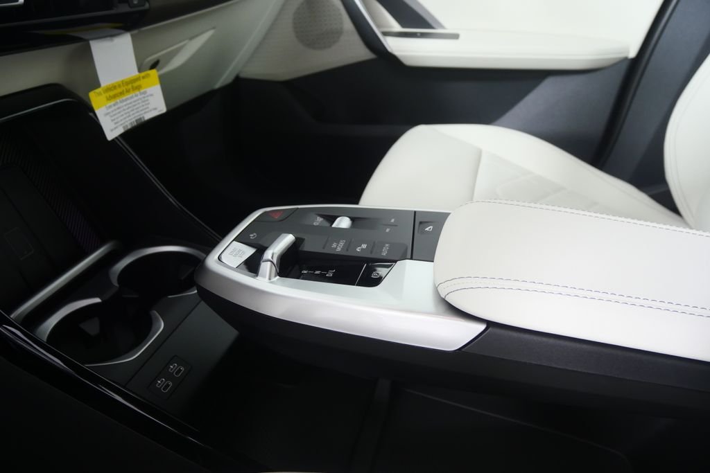 New 2027 Jet Black BMW xDrive28i image 19