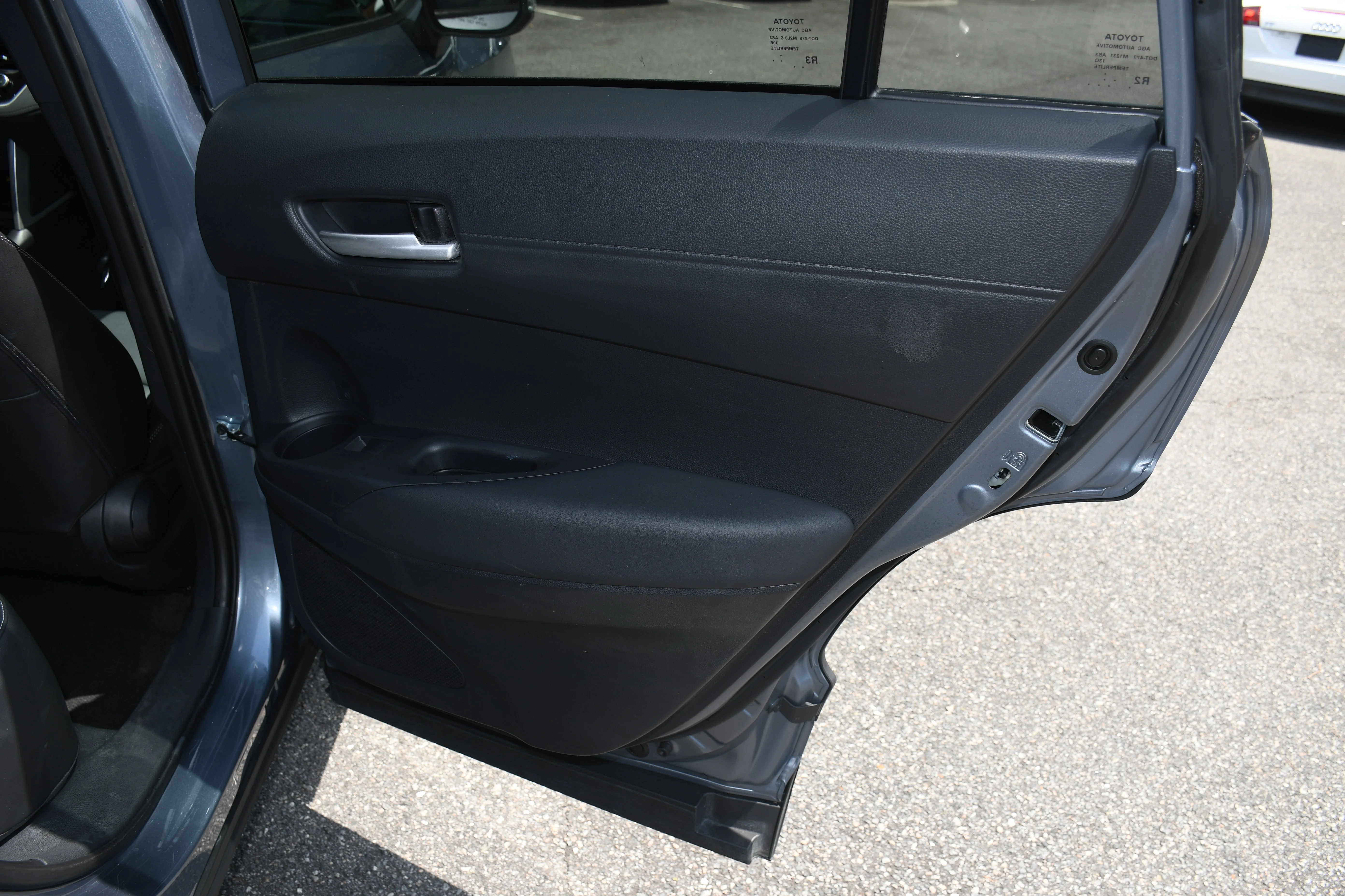 Certified Used 2025  Toyota XLE image 19
