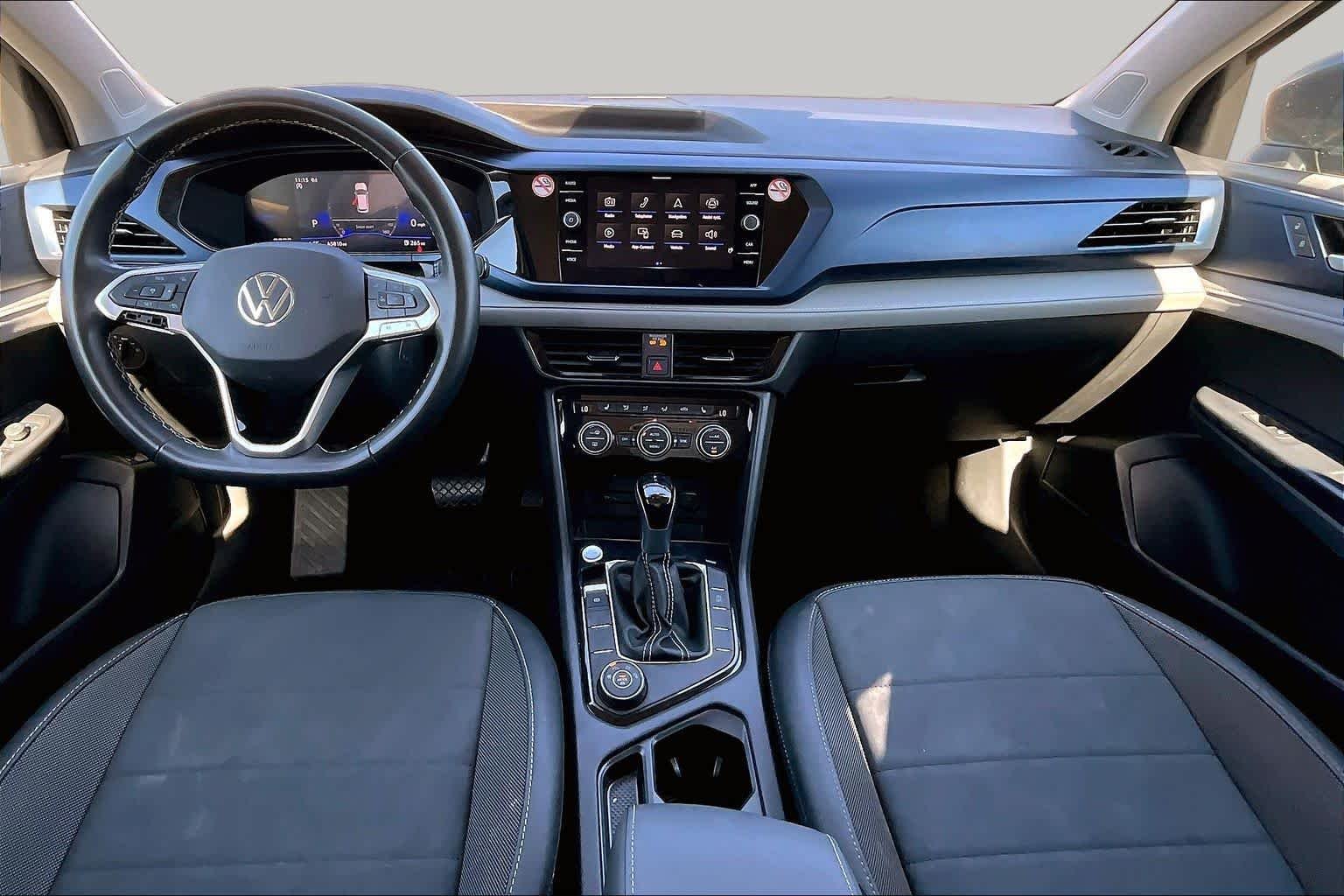 Used 2024 Platinum Gray Metallic Volkswagen SE image 16