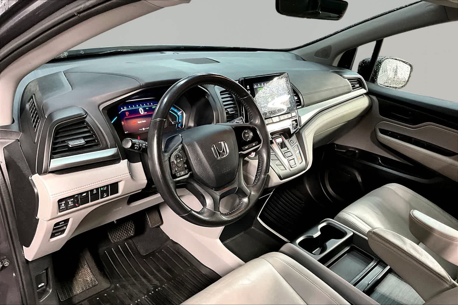Used 2018 Modern Steel Metallic Honda EX-L image 17
