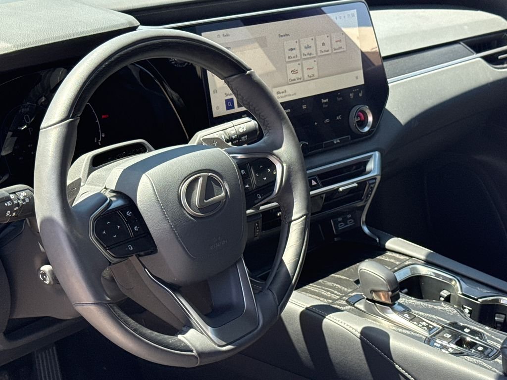 Used 2024 White Lexus 350h Luxury image 19