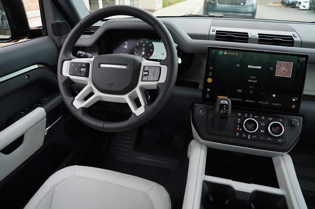 New 2026 Woolstone Green Land Rover S image 15