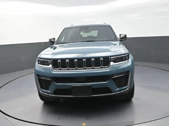 New 2026 Steel Blue Exterior Paint Jeep Limited image 3