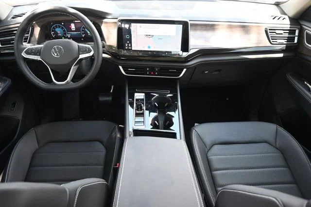 2025 Volkswagen Atlas SEL - Photo 8