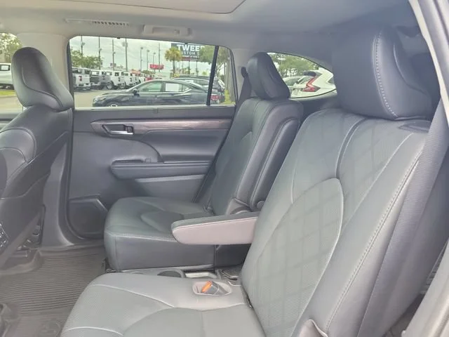2021 Toyota Highlander Platinum - Photo 14