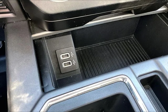 Used 2018 Shadow Black Ford XLT image 32