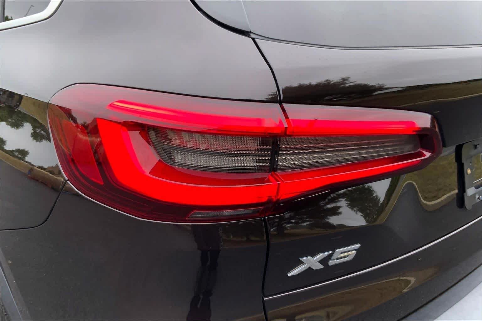 Used 2022 Sparkling Brown Metallic BMW xDrive40i image 27