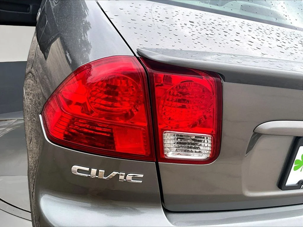 Used 2004 Gray Honda Hybrid image 24
