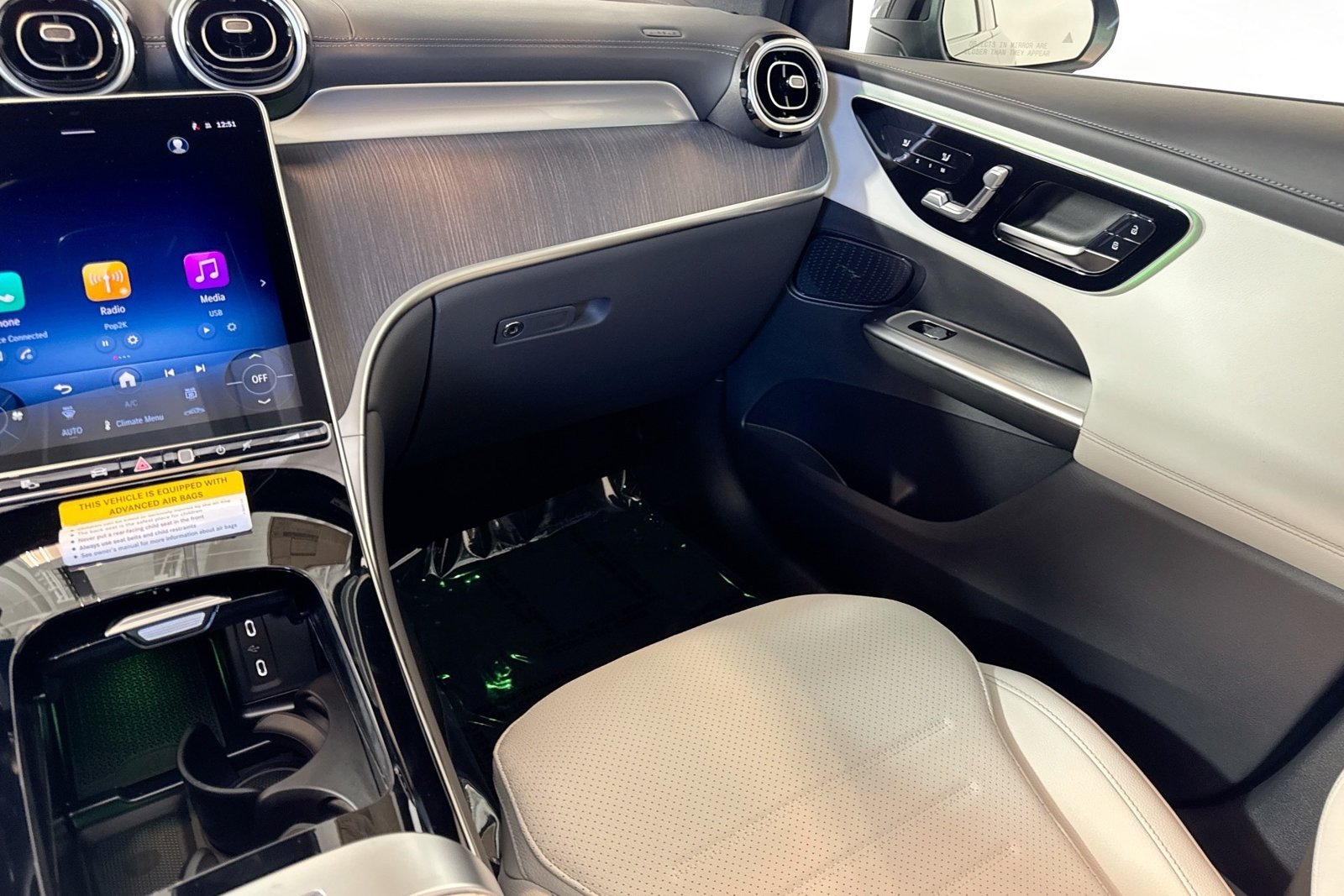 New 2026 Black Mercedes-Benz GLC 300 image 21