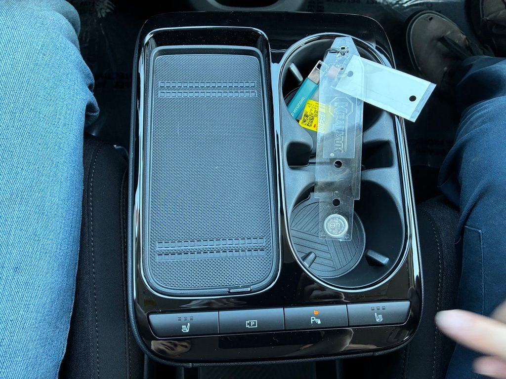 New 2026 White Hyundai SE image 20