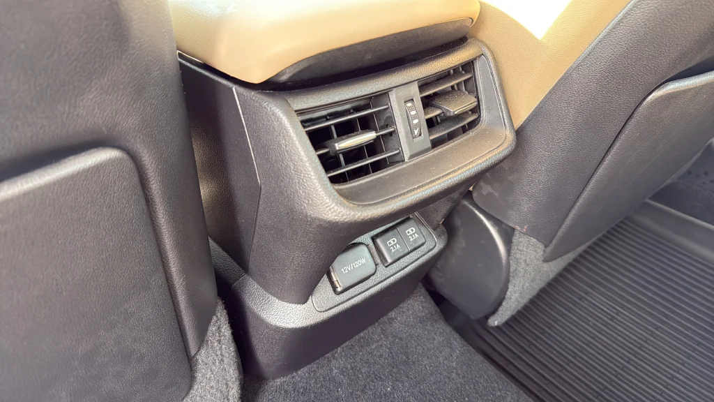 Used 2020 Silver Lexus 300h image 18