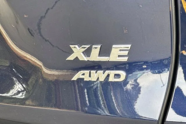 2025 Toyota RAV4 XLE - Photo 34