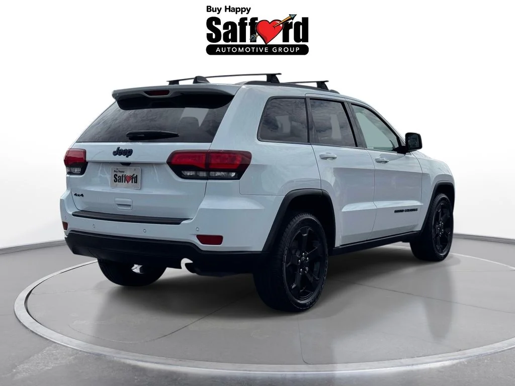 Used 2019 White Jeep Laredo image 9