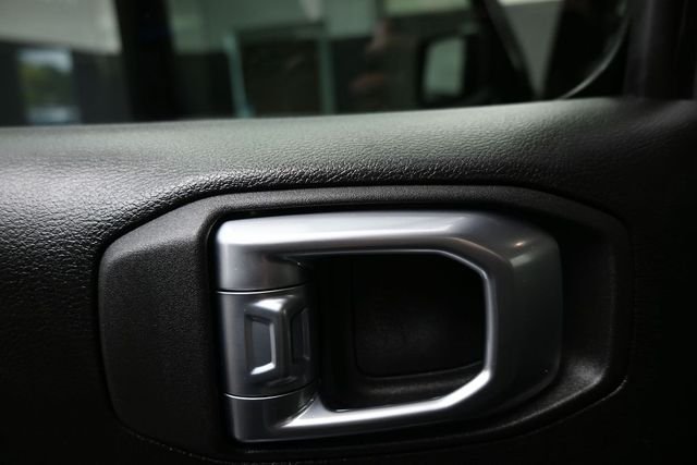 Used 2022 Black Jeep Sport image 10