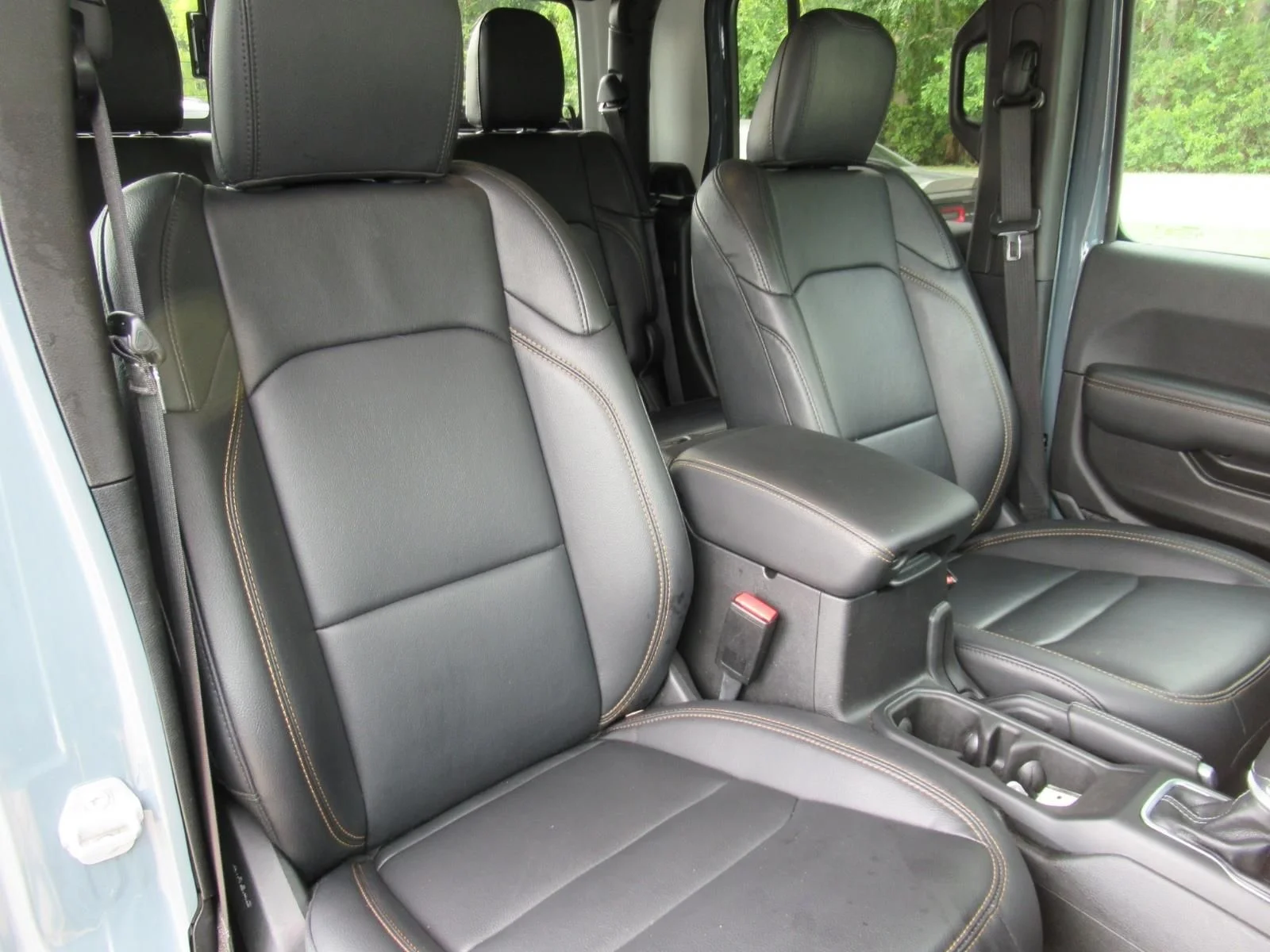Used 2025 Gray Jeep High Tide image 10
