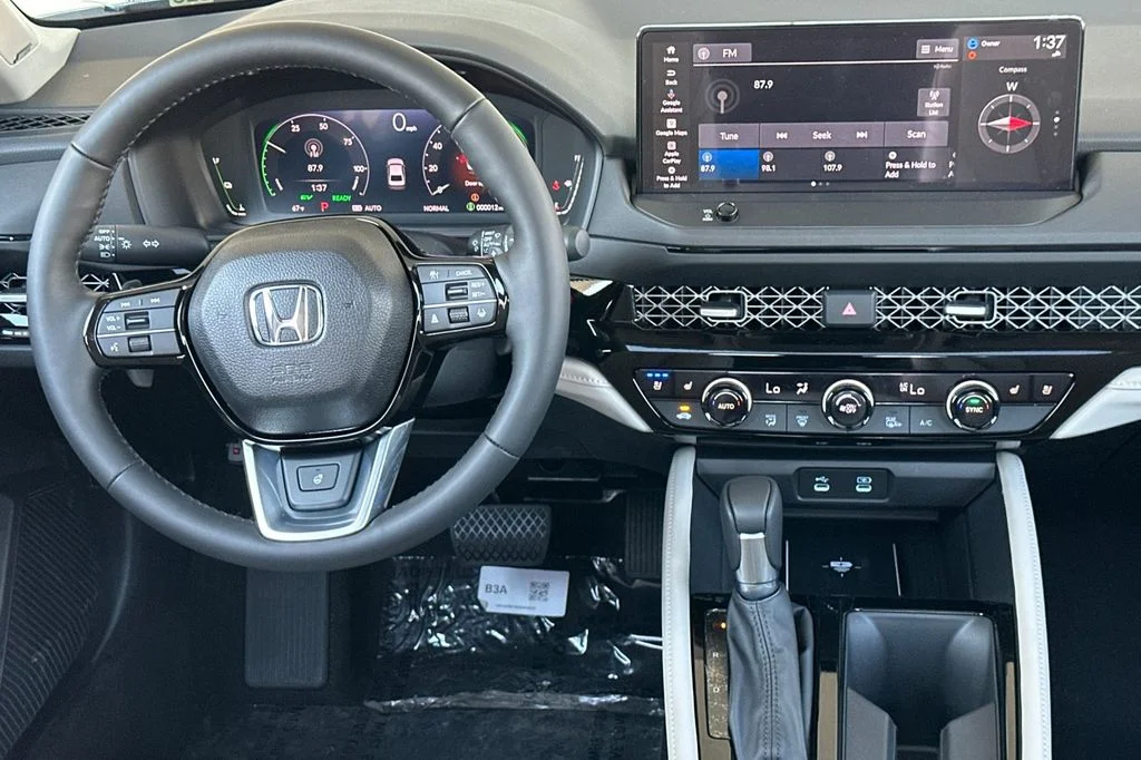 New 2026 Urban Gray Pearl Honda Touring image 15